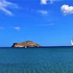 Alojamento de Acomodação e Pequeno-almoço Tinos &