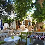 Tinos & Alojamento de Acomodação e Pequeno-almoço