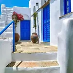 Tinos & Alojamento de Acomodação e Pequeno-almoço 4*