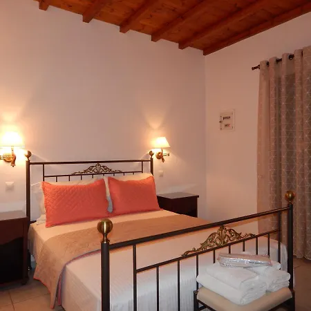 Tinos & Bed & Breakfast 3*
