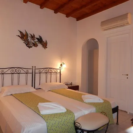 Tinos & Bed & Breakfast