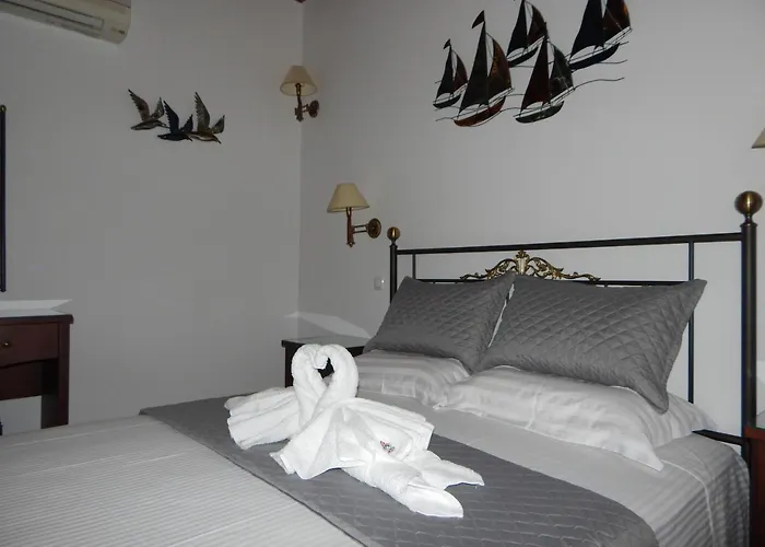 Tinos & Alojamento de Acomodação e Pequeno-almoço