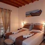 Oda ve Kahvaltı Tinos &