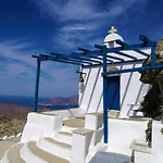 Oda ve Kahvaltı Tinos & 4*