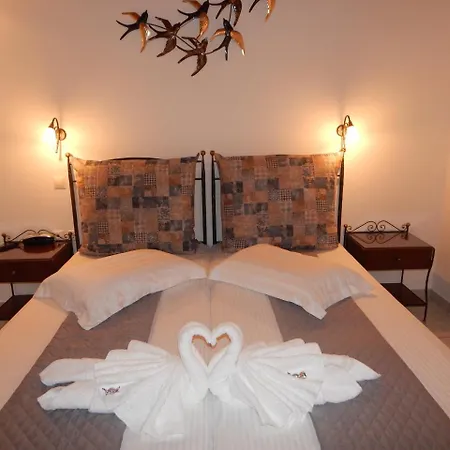 Tinos Suites&apartments Bed and breakfast 4*